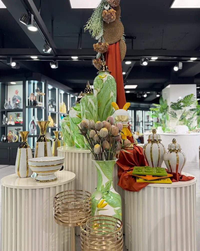 Dekoratif · La'medore showroom